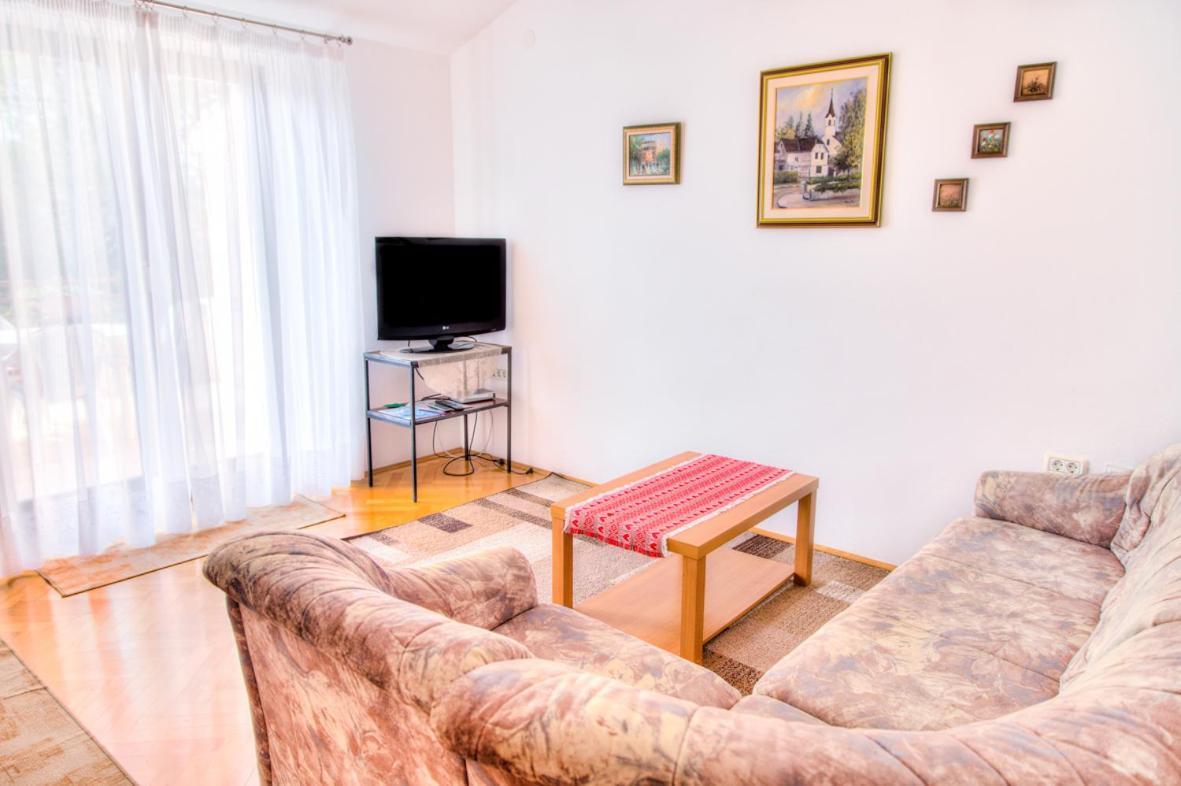Apartment Josip 2011 Fazana Exterior photo