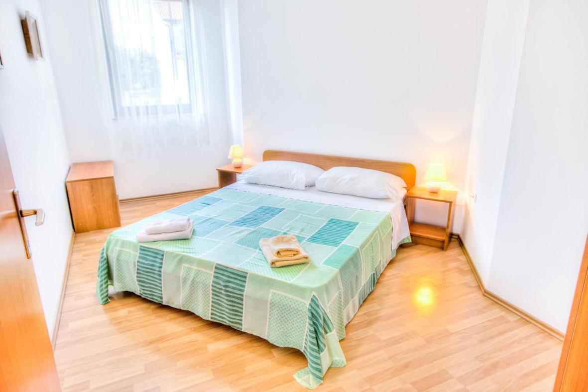 Apartment Josip 2011 Fazana Exterior photo