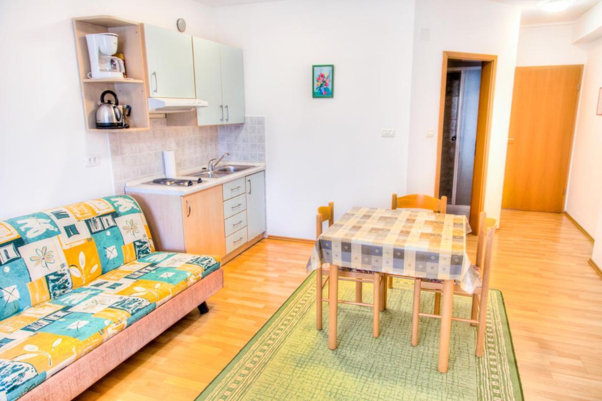 Apartment Josip 2011 Fazana Exterior photo